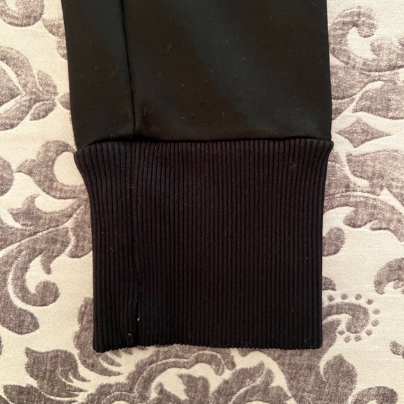 Stretchy Black dress pants with zipper - Picture 4 of 4